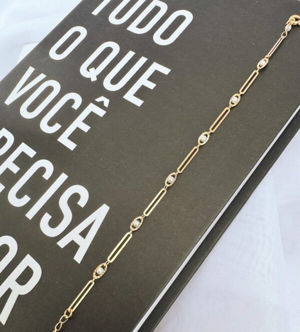 Pulseira Cartier Delicada de Pérola Banho Dourado - Image 2