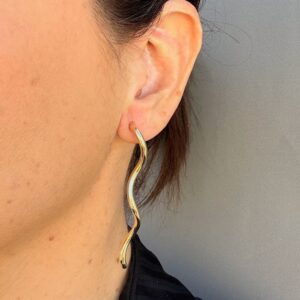 Brinco Filete Dourado Liso Banho Dourado