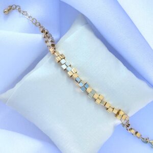 Pulseira com Mini Canutilhos Banho Dourado