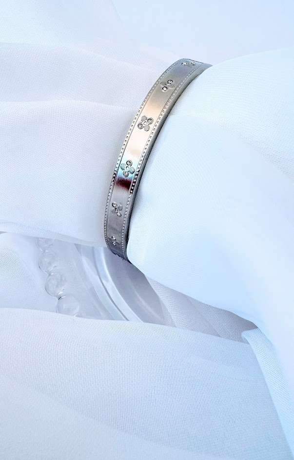 Bracelete Trevo com Micro Zircônias Banho Branco