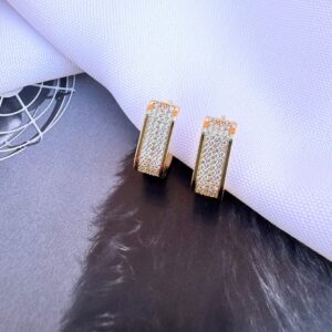 Brinco Argola Quadrada Cravejada com Zircônias Banho Dourado