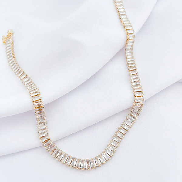 Choker Riviera Baguete Com Cristal Banho Dourado - Image 2