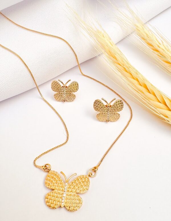 Conjunto Borboleta com Zircônias Banho Dourado