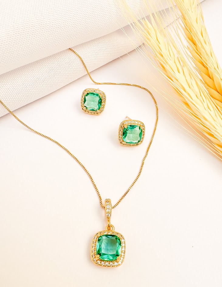 Conjunto Quadrado Turmalina Banho Dourado
