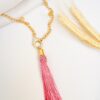 Colar Longo com Franja Rosa e Medalhas Banho Dourado - Image 2