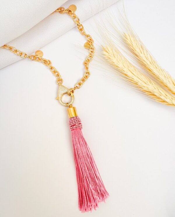 Colar Longo com Franja Rosa e Medalhas Banho Dourado - Image 2