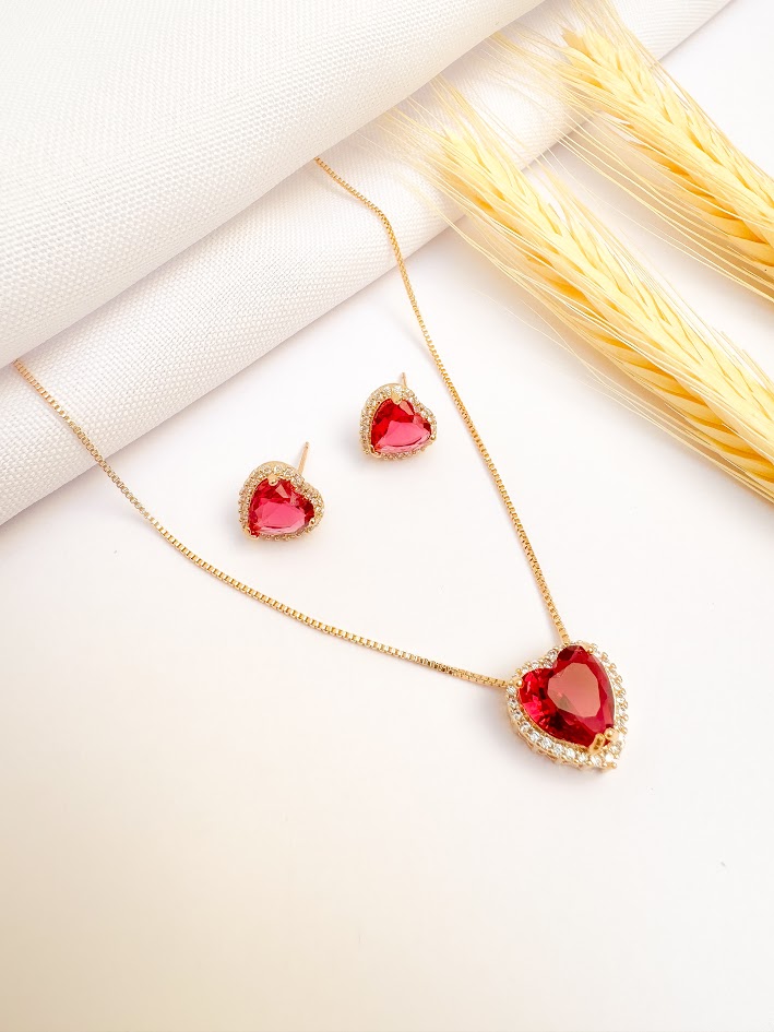 Conjunto Coração Rubi Cravejado Banho Dourado