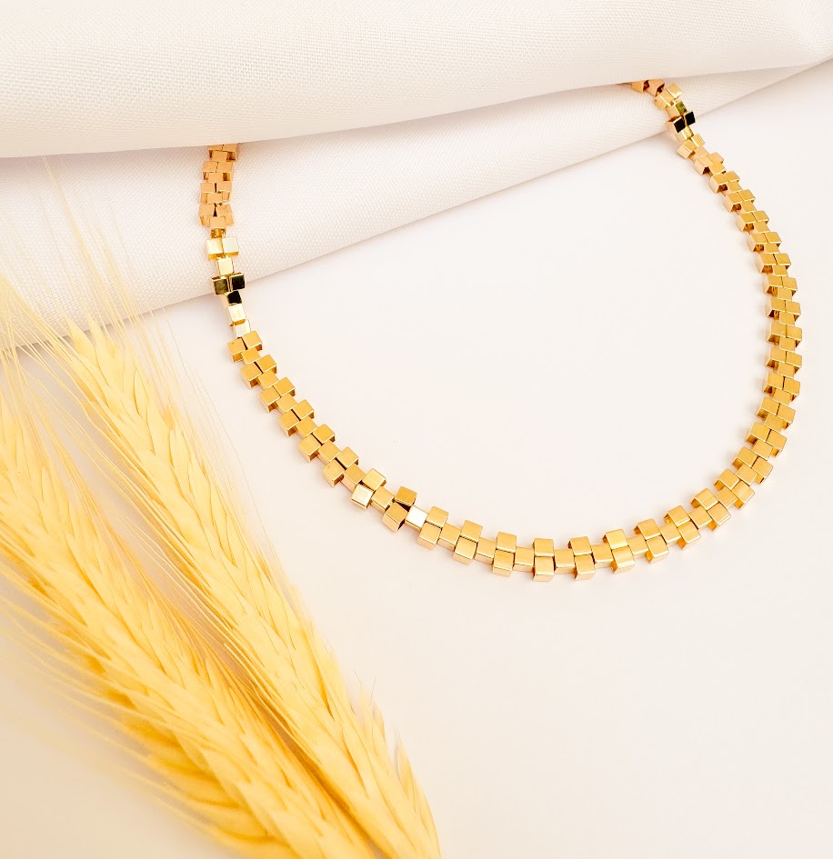 Colar com Mini Canutilhos Banho Dourado