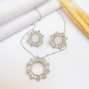 Conjunto Círculo Vazado com Cristais Banho Branco