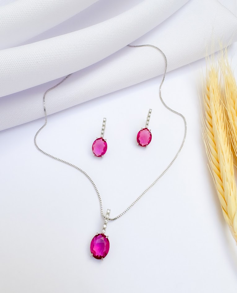 Conjunto Mini Gota Cereja Cristal com Zircônias Banho Branco