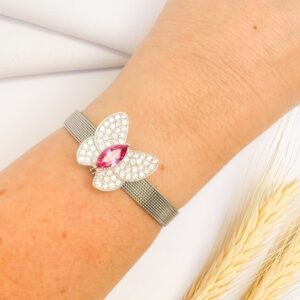 Pulseira em Malha de Aço Inoxidável com Charm de Borboleta