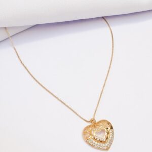 Colar com Pingente de Coração Cravejado Banho Dourado