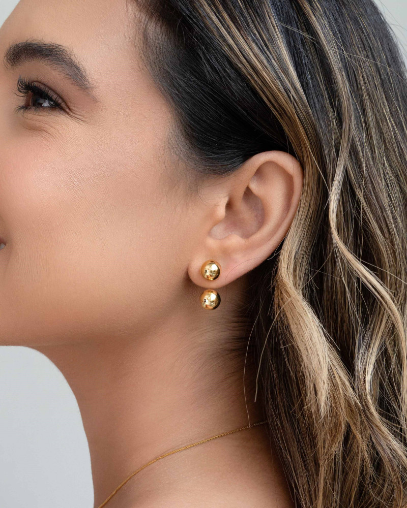 Ear Jacket Bola Lisa Banho Dourado