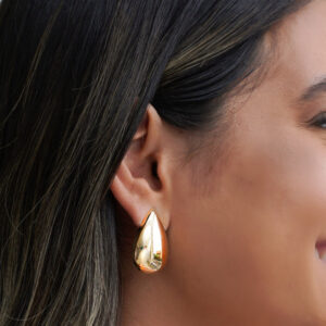 Brinco Gota Lisa Banho Dourado