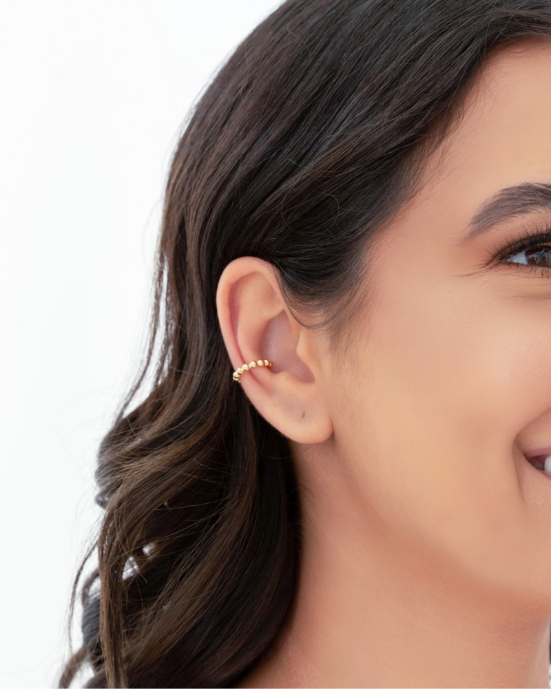 Piercing Bolinhas Lisas Banho Dourado