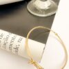 Bracelete Minimalista com Fecho Banho Dourado