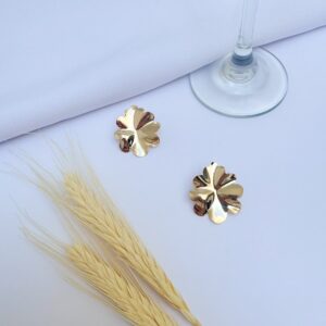 Brinco de Flor Orgânico Banho Dourado