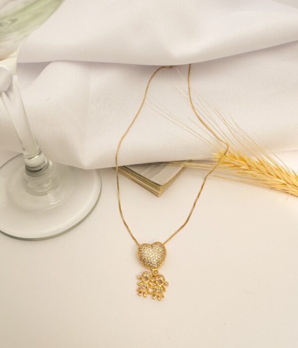 Colar 2 Meninas Coração Cravejado Banho Dourado - Image 2