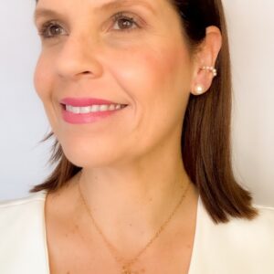 Colar com Três Pérolas Barrocas Banho Dourado