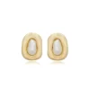 Brinco Oval Orgânico com Pérola Rústica Banho Dourado - Image 3