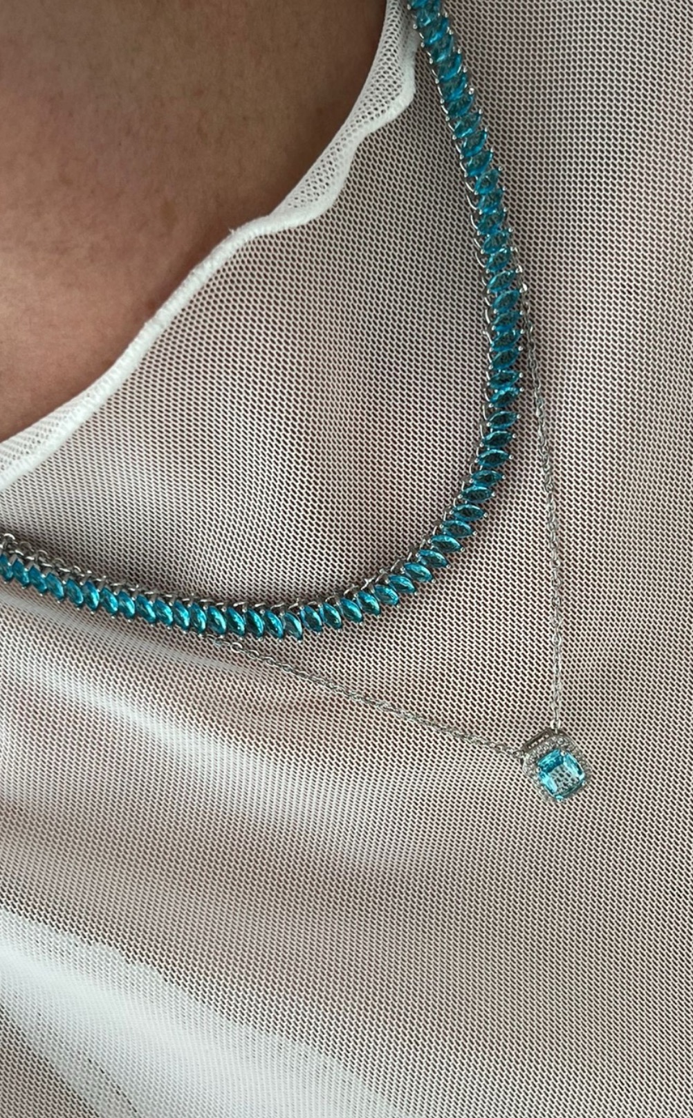 Conjunto Mini Quadrado Azul Claro Banho Branco