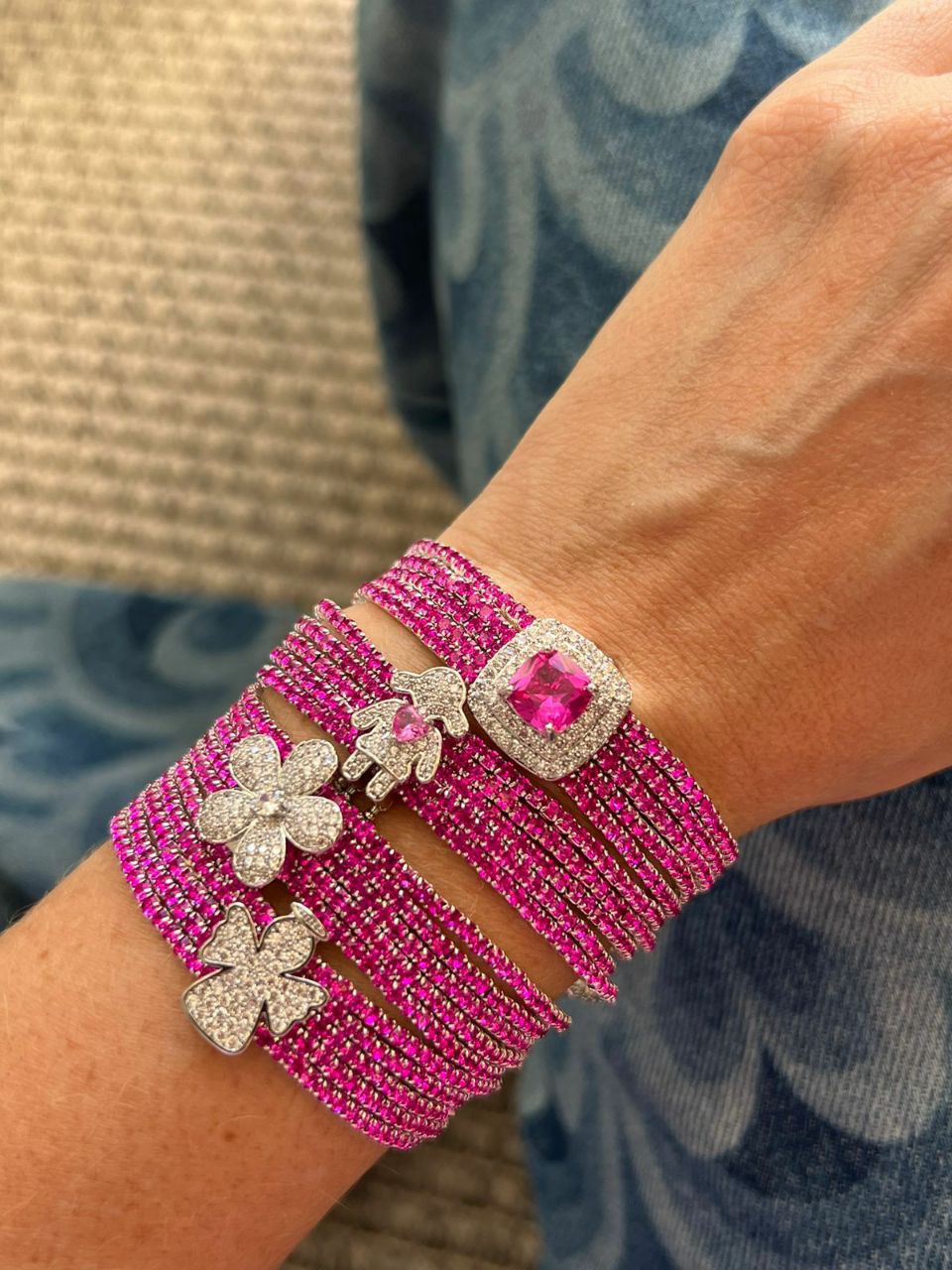 Pingente Cravejado Para Pulseira Quadrado Rosa Pink Banho Branco