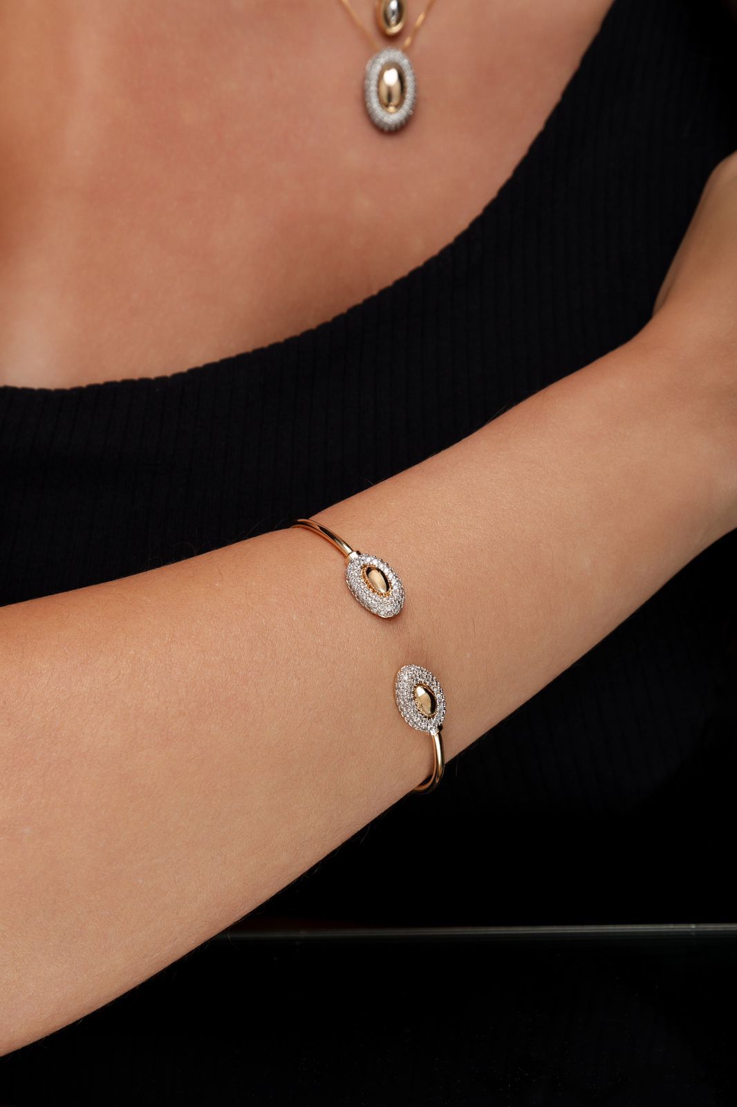 Bracelete Aro Fino com 2 Camadas Cravejadas Banho Dourado