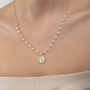 Colar Nossa Senhora das Graças com Pérolas e Cartier Banho Dourado