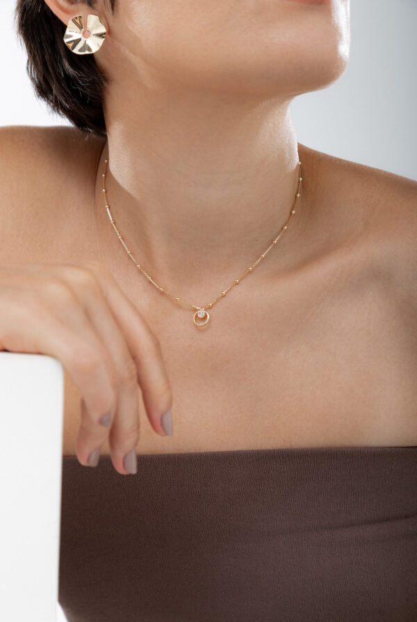 Colar Veneziana com Bolinhas e Círculo Banho Dourado
