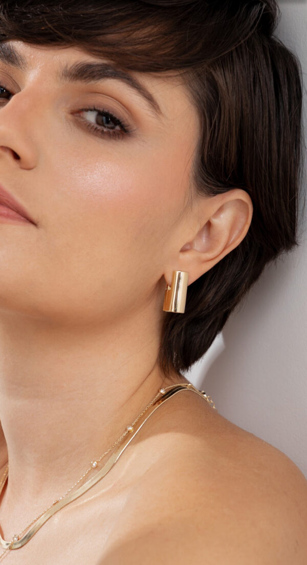 Brinco Espiral Liso Anatômico Banho Dourado