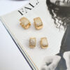 Brinco Argola "G" Cravejada Banho Dourado (cópia) - Image 3